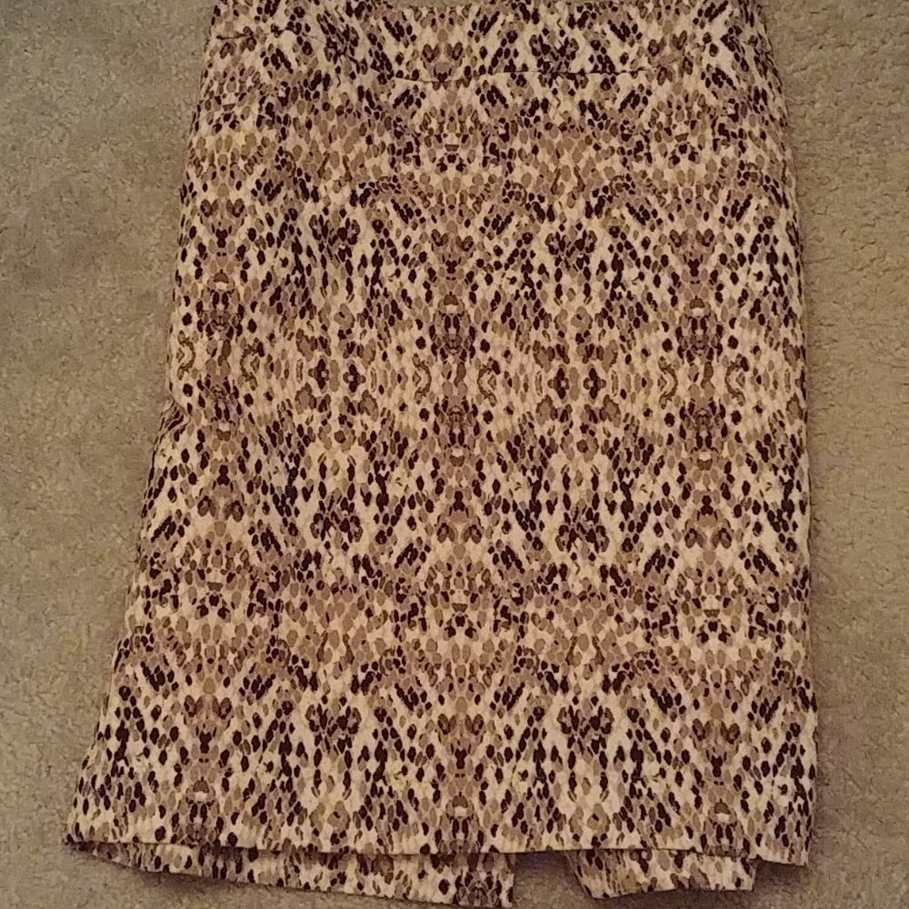 Straight skirt, animal print colored